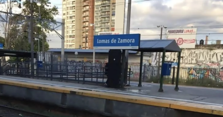 CONMOCIÓN EN LOMAS DE ZAMORA: UNA MUJER SE ARROJÓ A LAS VÍAS DEL TREN Y EL NOVIO TAMBIÉN MURIÓ AL INTENTAR SALVARLA